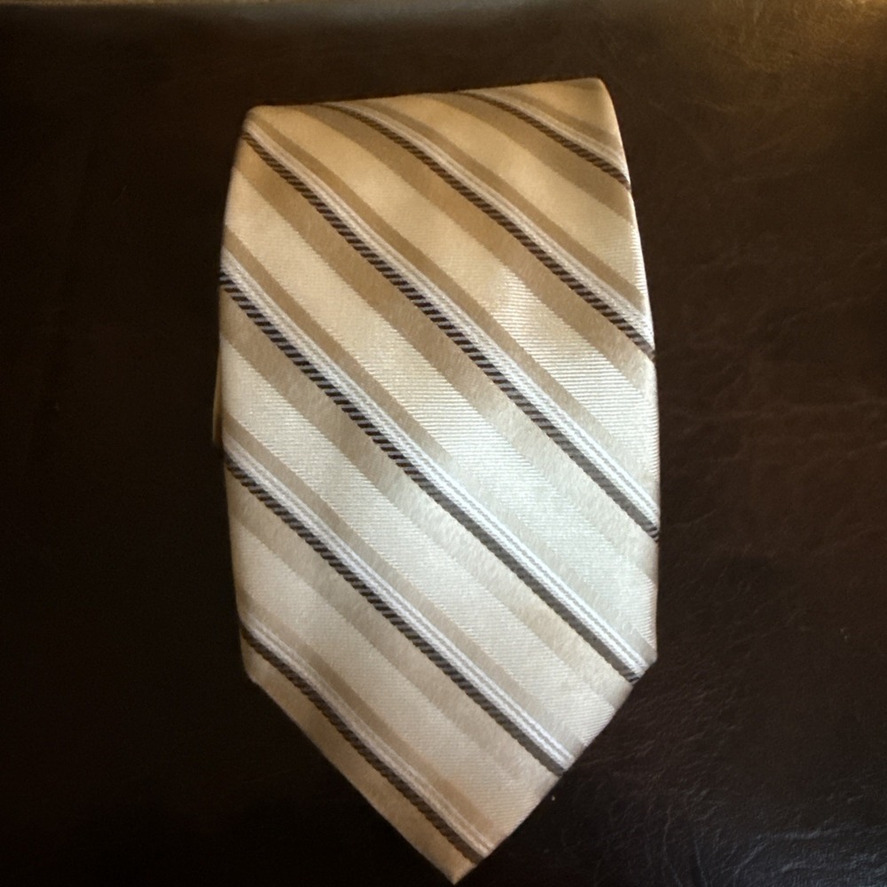 Jos A Bank Signature Tie 100% Silk Made In Italy